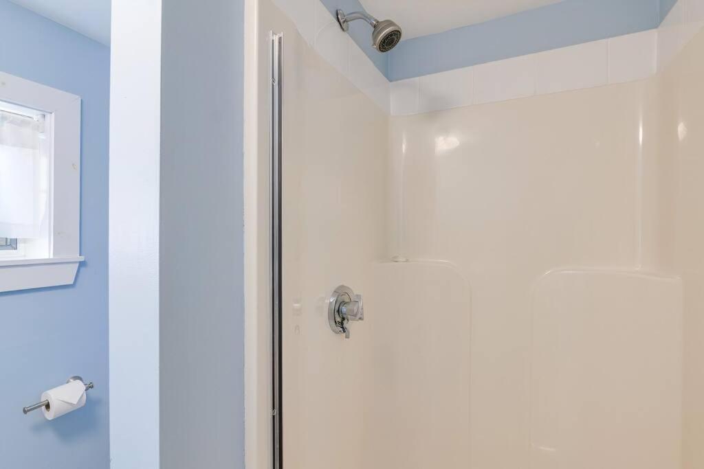 2Br Apt W/ 3 Min Walk To Downtown Swh - Low Tide Саутуэст-Харбор Экстерьер фото
