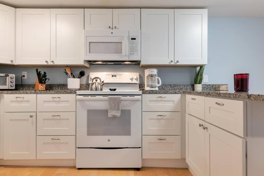 2Br Apt W/ 3 Min Walk To Downtown Swh - Low Tide Саутуэст-Харбор Экстерьер фото
