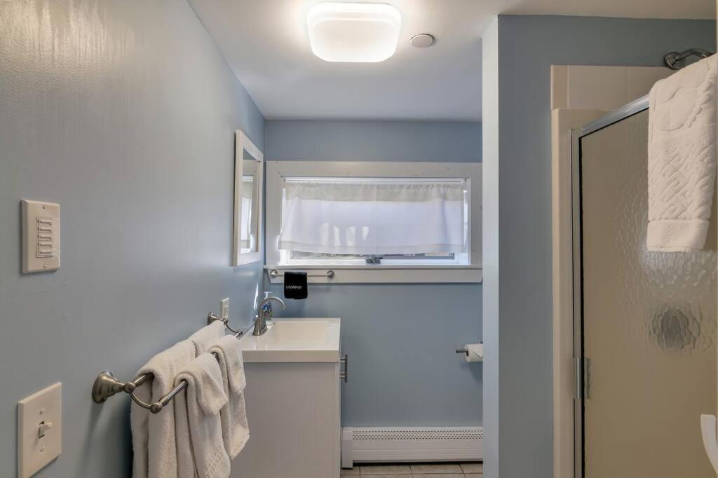 2Br Apt W/ 3 Min Walk To Downtown Swh - Low Tide Саутуэст-Харбор Экстерьер фото